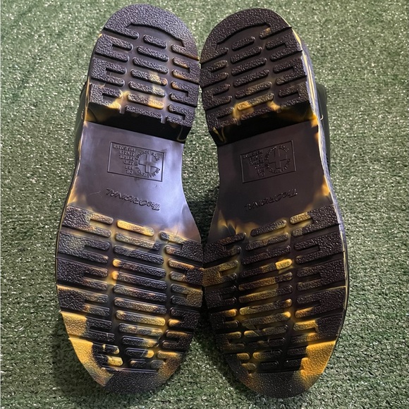 Original DR. MARTENS 1460 Boots LA004 Size 8Men-9Women Black Leather Yellow - Picture 5 of 7